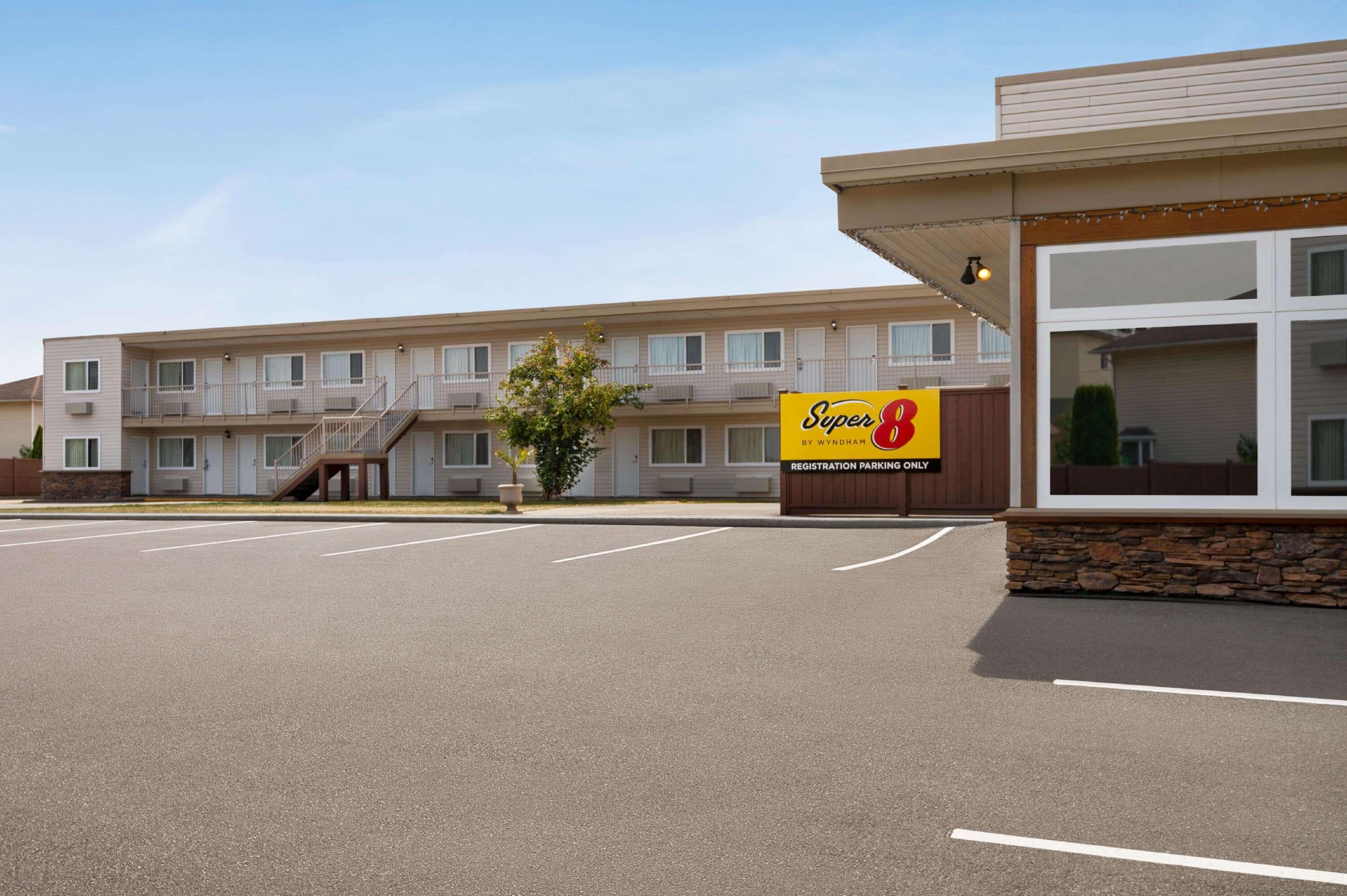 Super 8 By Wyndham Courtenay Exterior foto